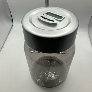 Coin counting piggy bank